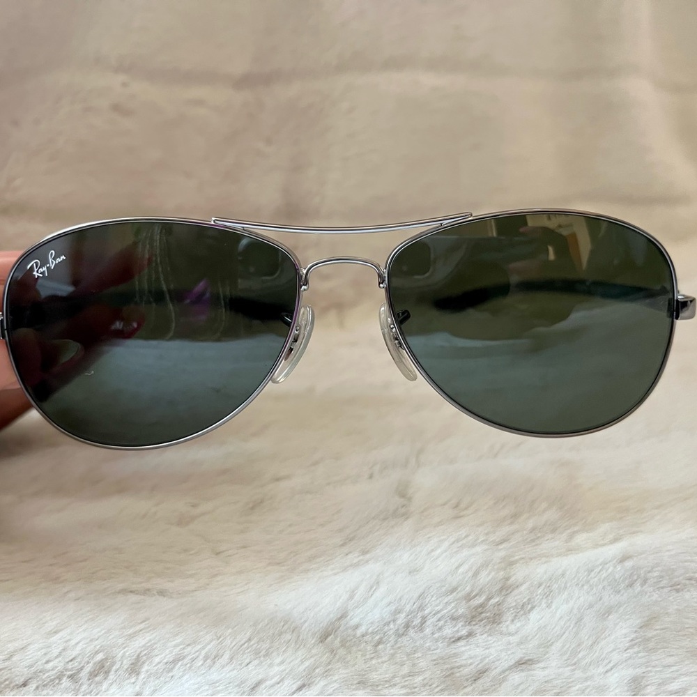 NWOT! Ray Ban Gunmetal Oval Aviators (RB 8301 131, 56mm)